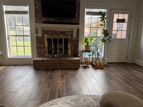 Building Photo - 20307 Pittsford Dr