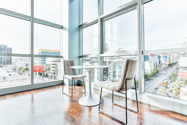 Foto del edificio - 1480 Vine St