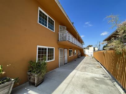 Building Photo - 3374 Santa Fe Ave