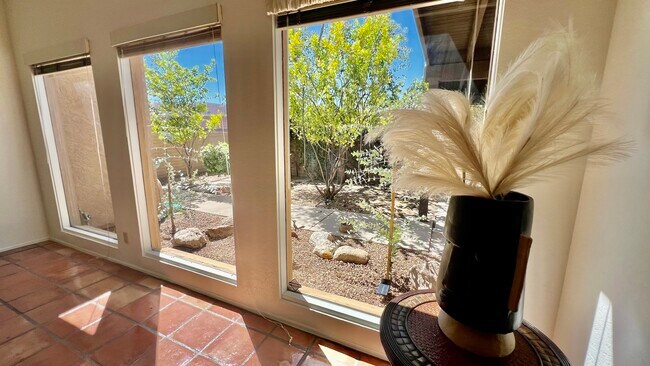 Foto del edificio - 5010 E South Regency Cir