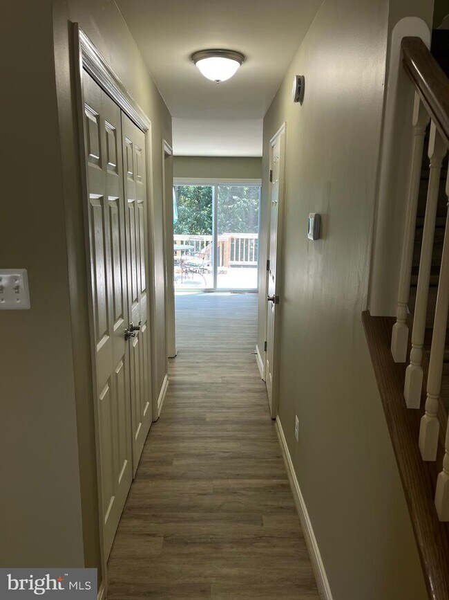 Building Photo - 304 Verdun Way