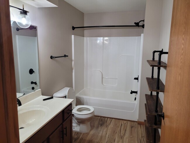 Foto del edificio - 2834 Pleasant View Rd