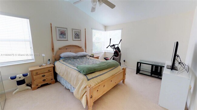 Foto del edificio - 15584 NW 12th Ct
