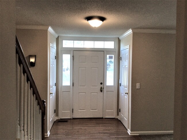 Building Photo - 6323 Stonewick Dr