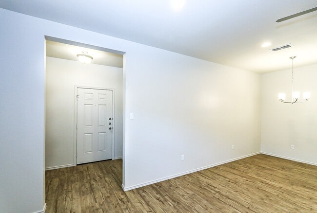 Foto del edificio - Cooper Schools/ Southwest Corridor