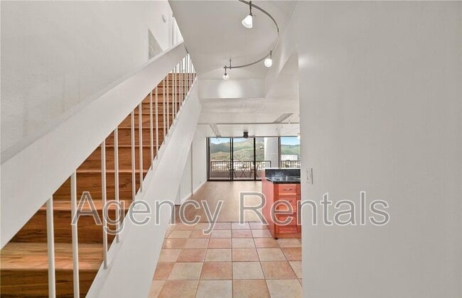 Building Photo - 500 Lunalilo Home Rd