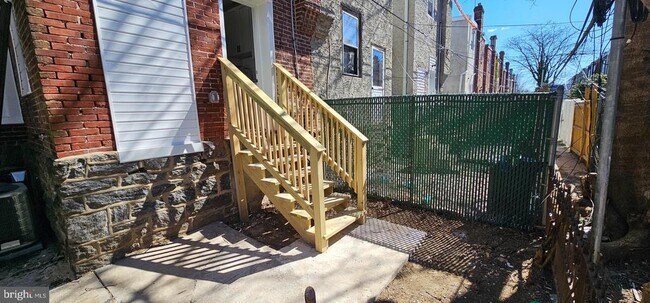 Building Photo - 1230 S Ruby St