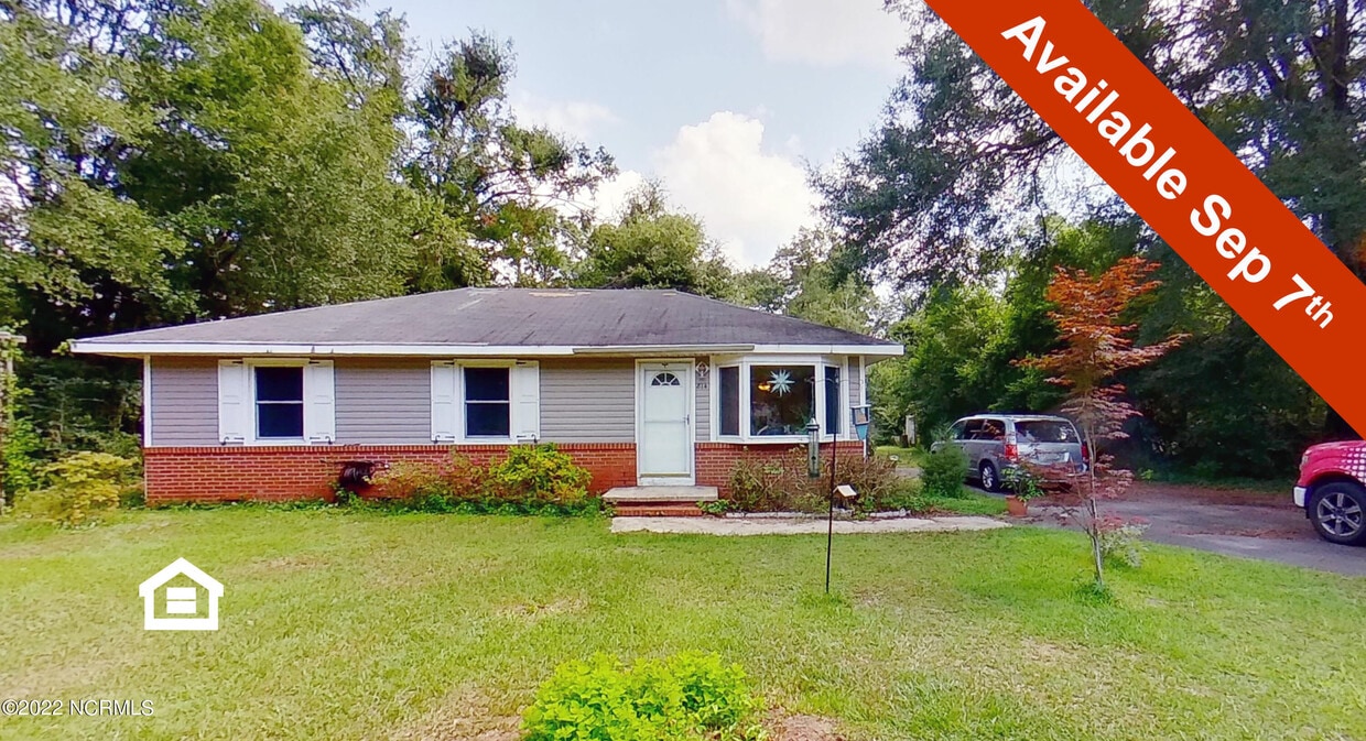 Primary Photo - 814 Francis Marion Dr