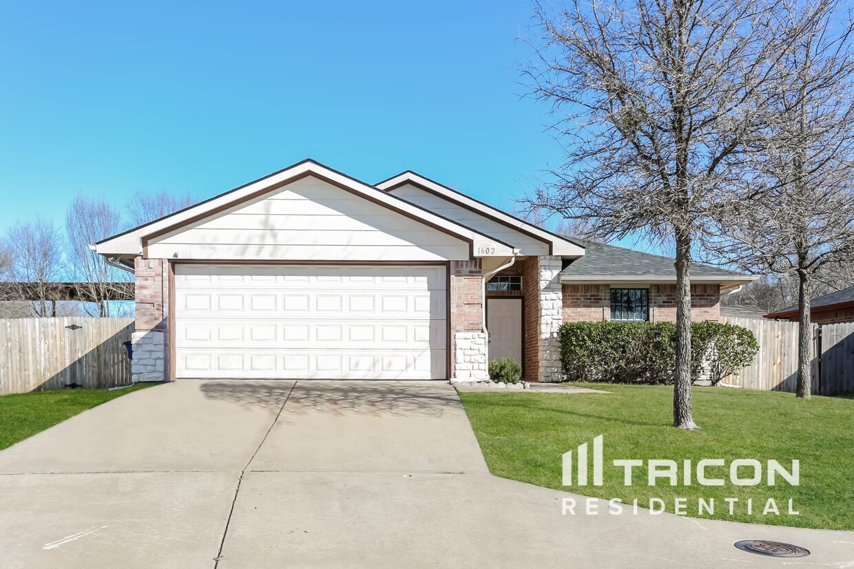 Foto principal - 1602 Canary Island Ct