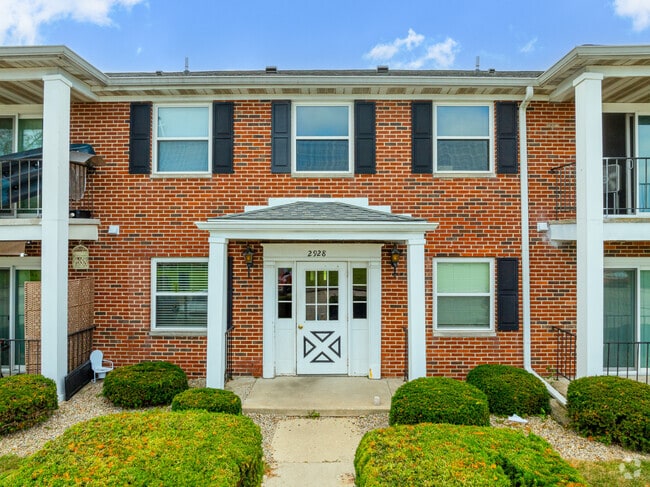 Building Photo - MAPLE CREST