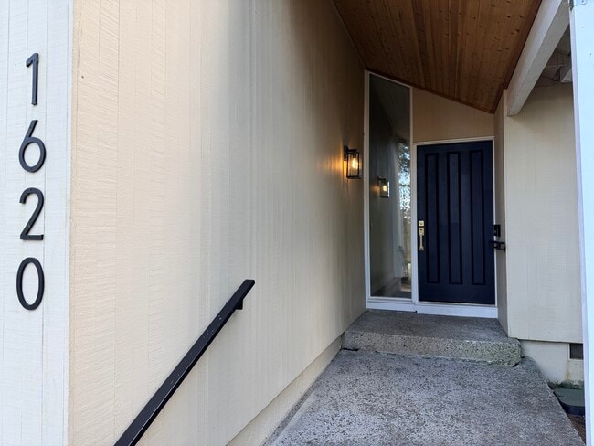 Foto del edificio - 1620 Ash St