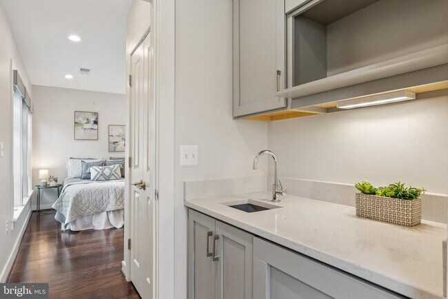 Building Photo - 8091 Red Hook St