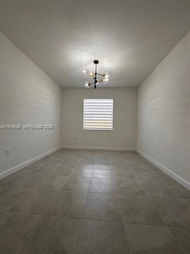 Foto del edificio - 2265 SE 30th St