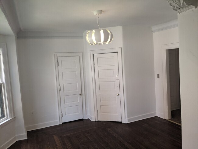 Living Room - 468 Prentis St
