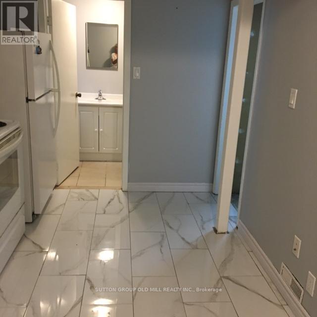 Photo du bâtiment - 1563 Albion Rd