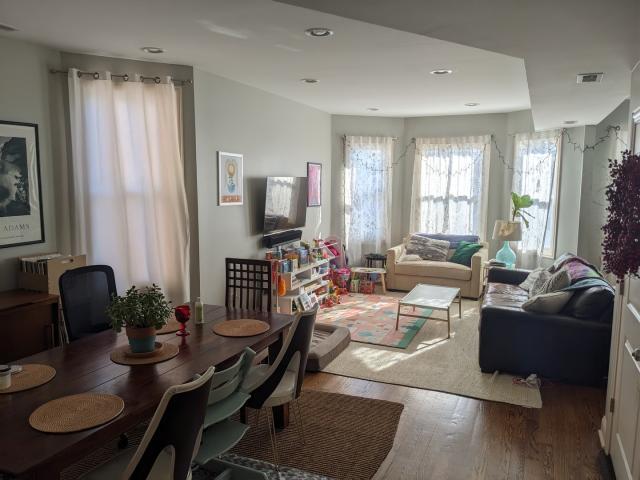 Foto del edificio - 3 bedroom in Chicago IL 60647