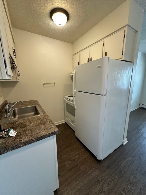 Building Photo - 1465 Meadowview Dr