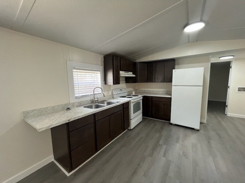 Foto principal - 678 Denton Blvd NW