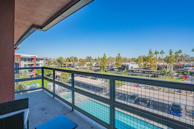 Foto del edificio - 1890 S Country Club Way