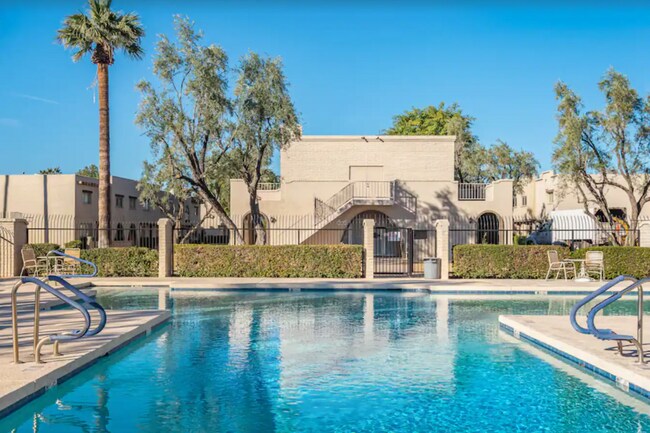 Foto del edificio - 6837 E OSBORN Rd