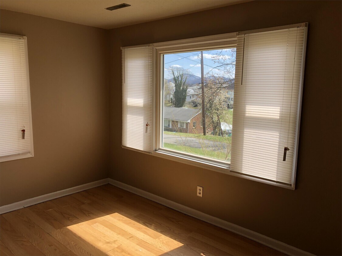 Foto del edificio - 1527 Gilmer Ave NW
