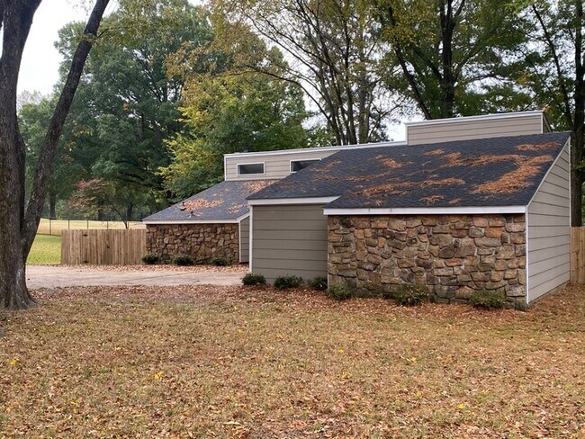Building Photo - 8313 Burning Tree Ln