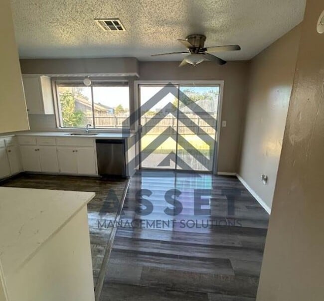 Building Photo - RENT TO OWN 4 Bed 2 bath Available Now!!