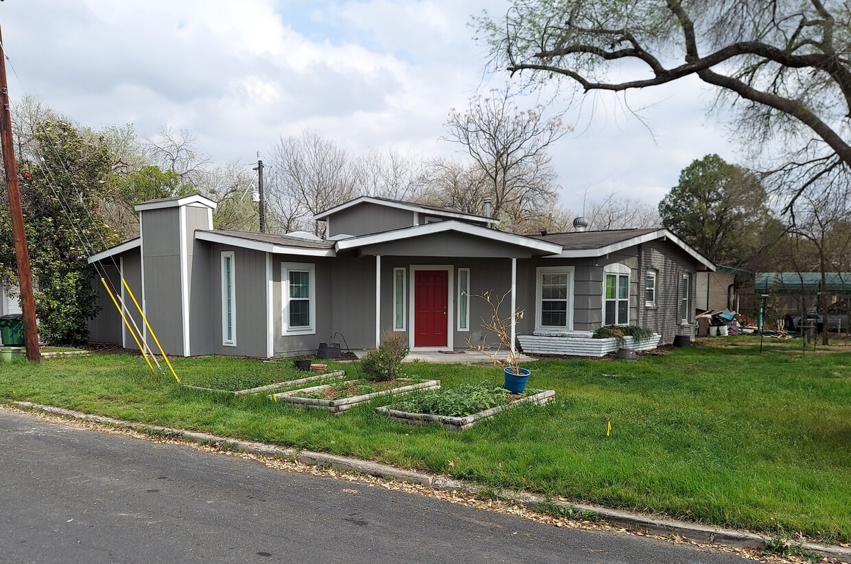 207 S Guilford Dr, San Antonio, TX 78217 House Rental in San Antonio