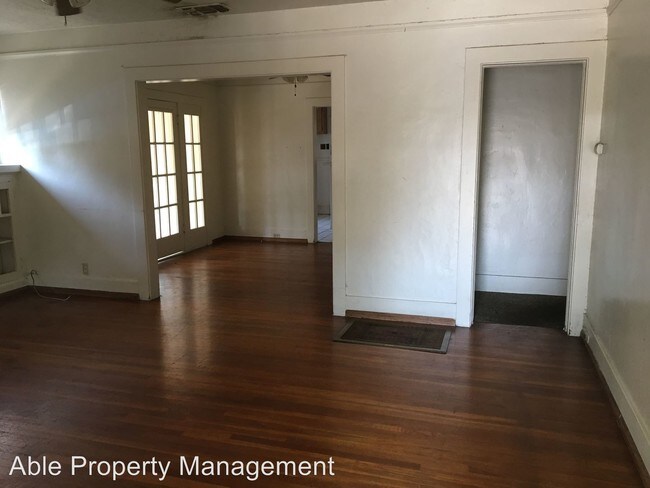 Building Photo - 2 br, 1 bath House - 517 G St.
