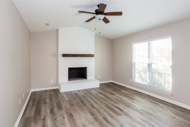 Foto del edificio - 10119 Grand Junction Rd