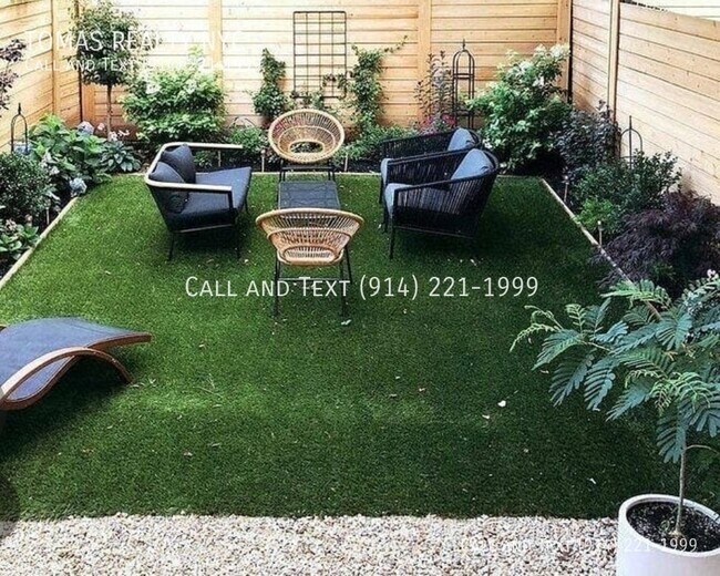 Foto del edificio - 245 Woodworth Ave