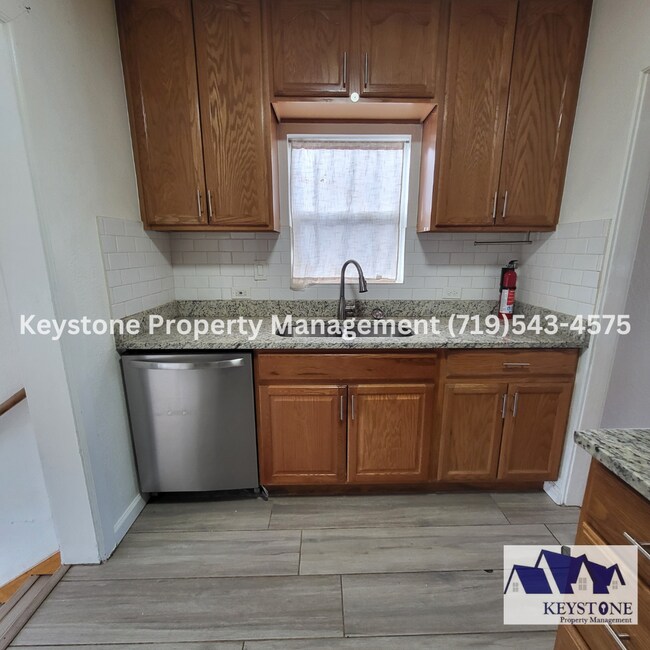 Foto del edificio - Pet Friendly North Side Home 2 Bedroom/1 Bathroom/1 Car Garage $1350/$1350