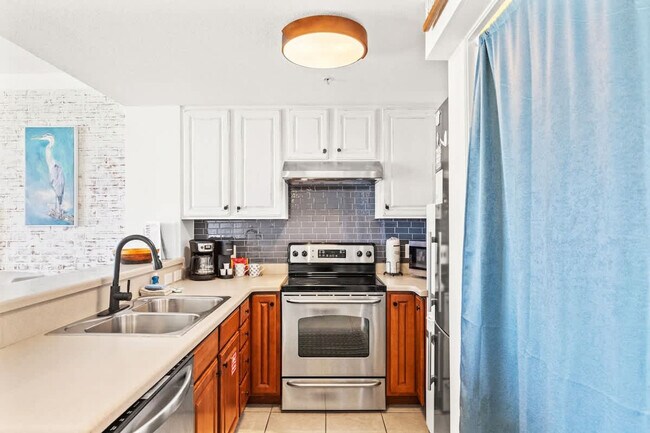 Building Photo - 5115 Gulf Dr