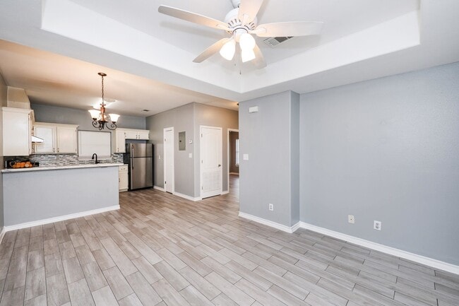 Building Photo - 205 W San Carlos St