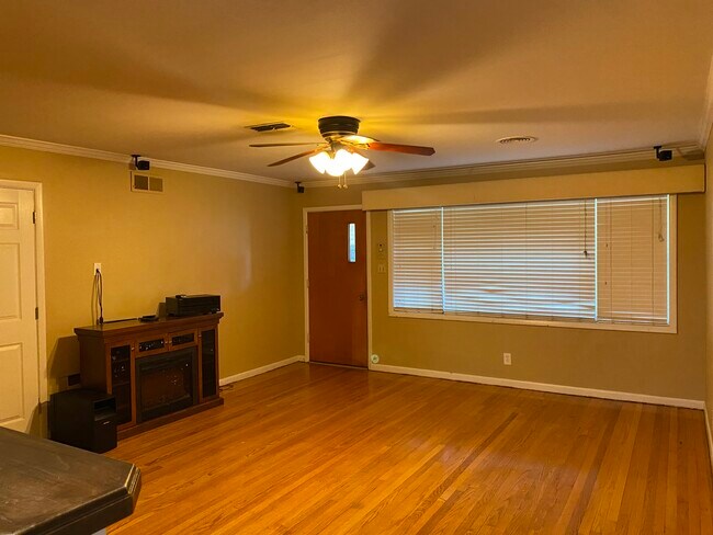 Foto del edificio - 866 Sewanee Pl