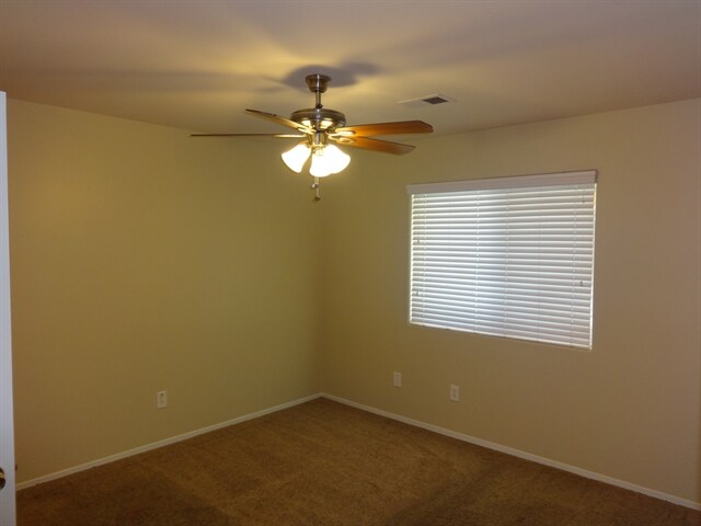 Building Photo - 910 Fox Tree Ct