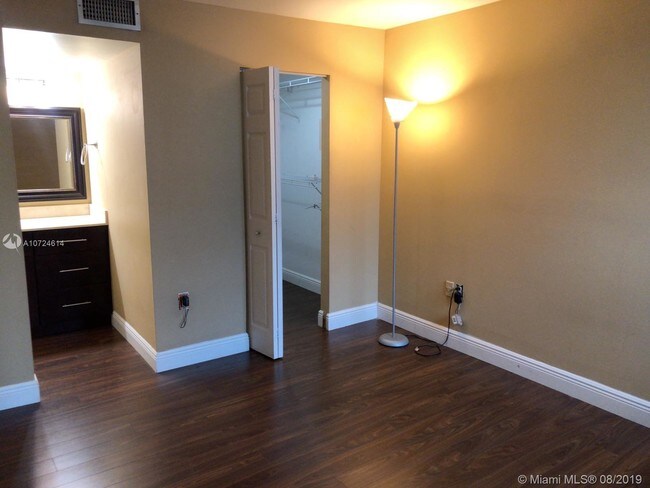 Building Photo - 4570 SW 68th Ct Cir