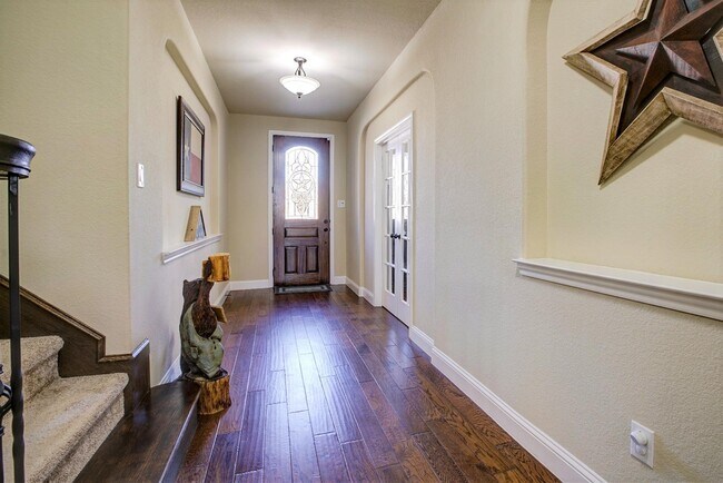 Building Photo - 2046 Sundown Dr