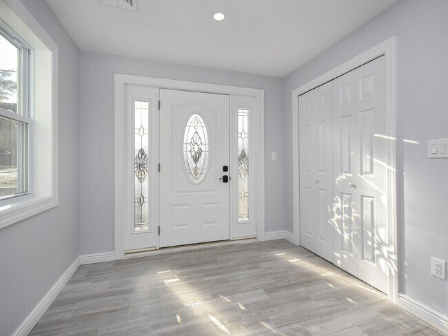 Entrance 1st Floor - 66 Grove St