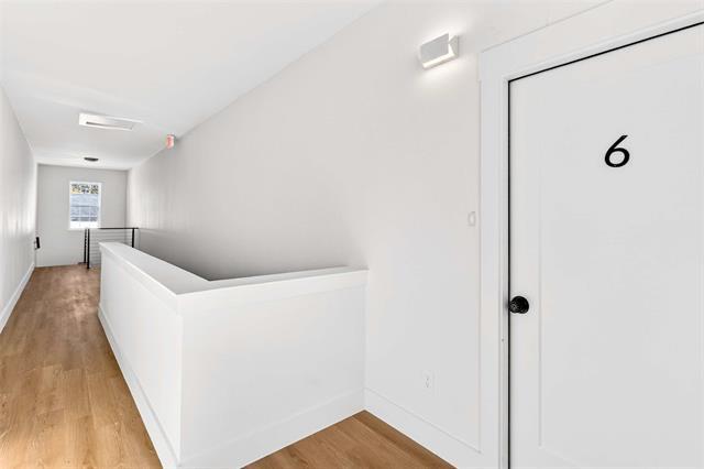 Foto del edificio - 439 W 9th St