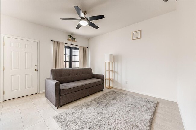 Building Photo - 2121 El Paseo St