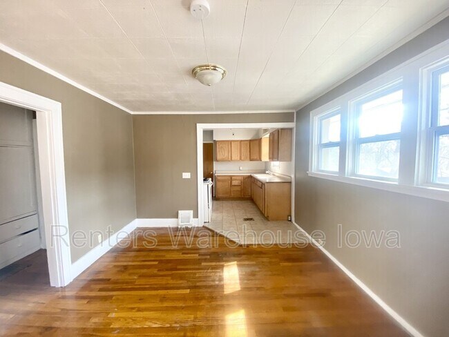 Building Photo - 1227 56th St