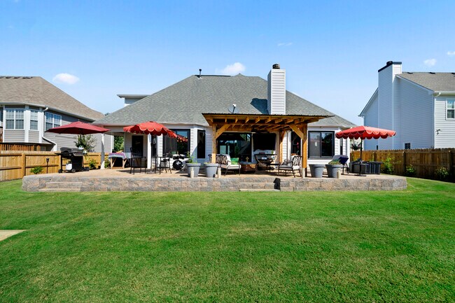 Foto del edificio - 2649 English Oaks Ln NW