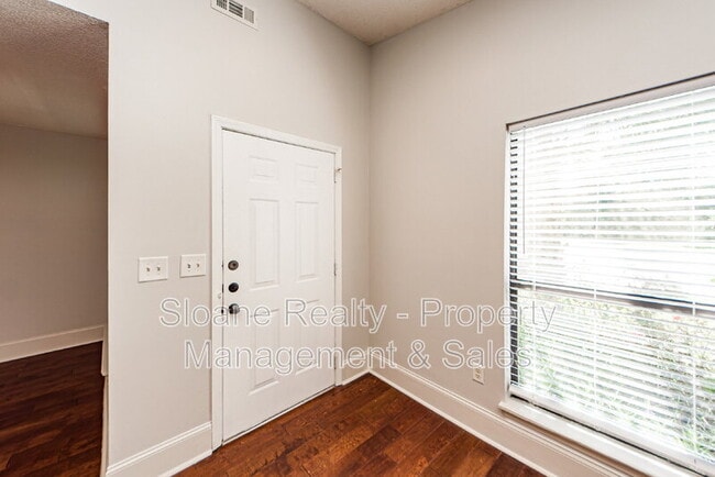 Building Photo - 1326 Battery Stevens Ct