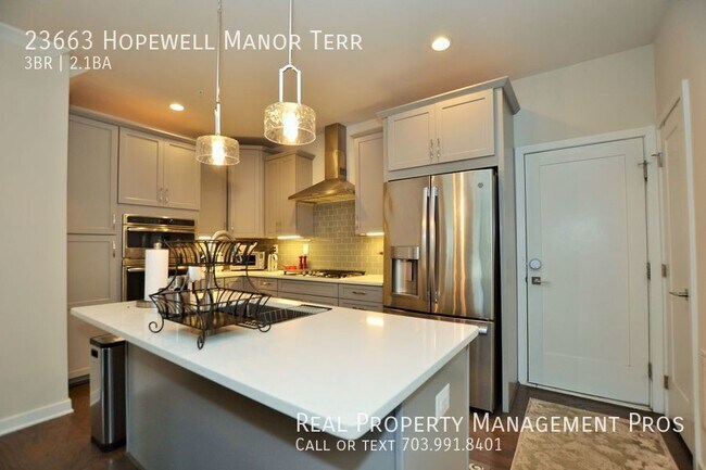 Foto del edificio - Beautifully Maintained Condo For Rent in C...