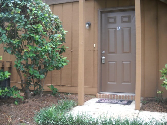 Building Photo - 3751 Donovan Dr