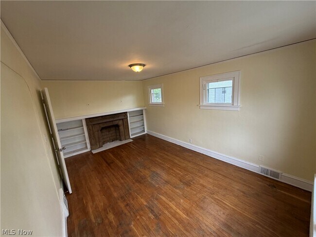 Foto del edificio - 13504 Rexwood Ave
