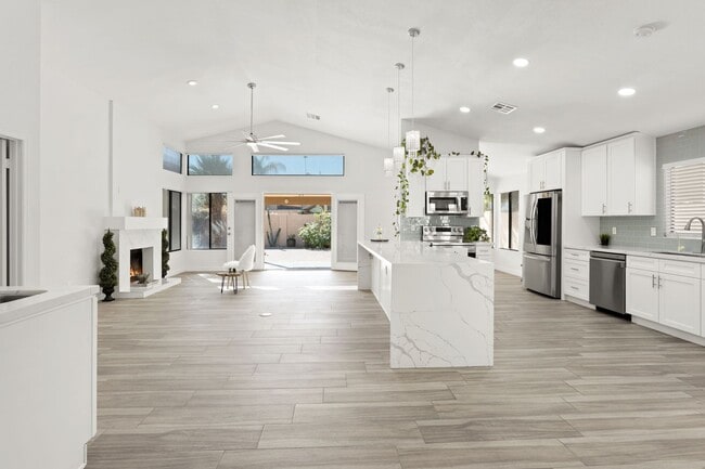 Building Photo - 9525 E Wood Dr