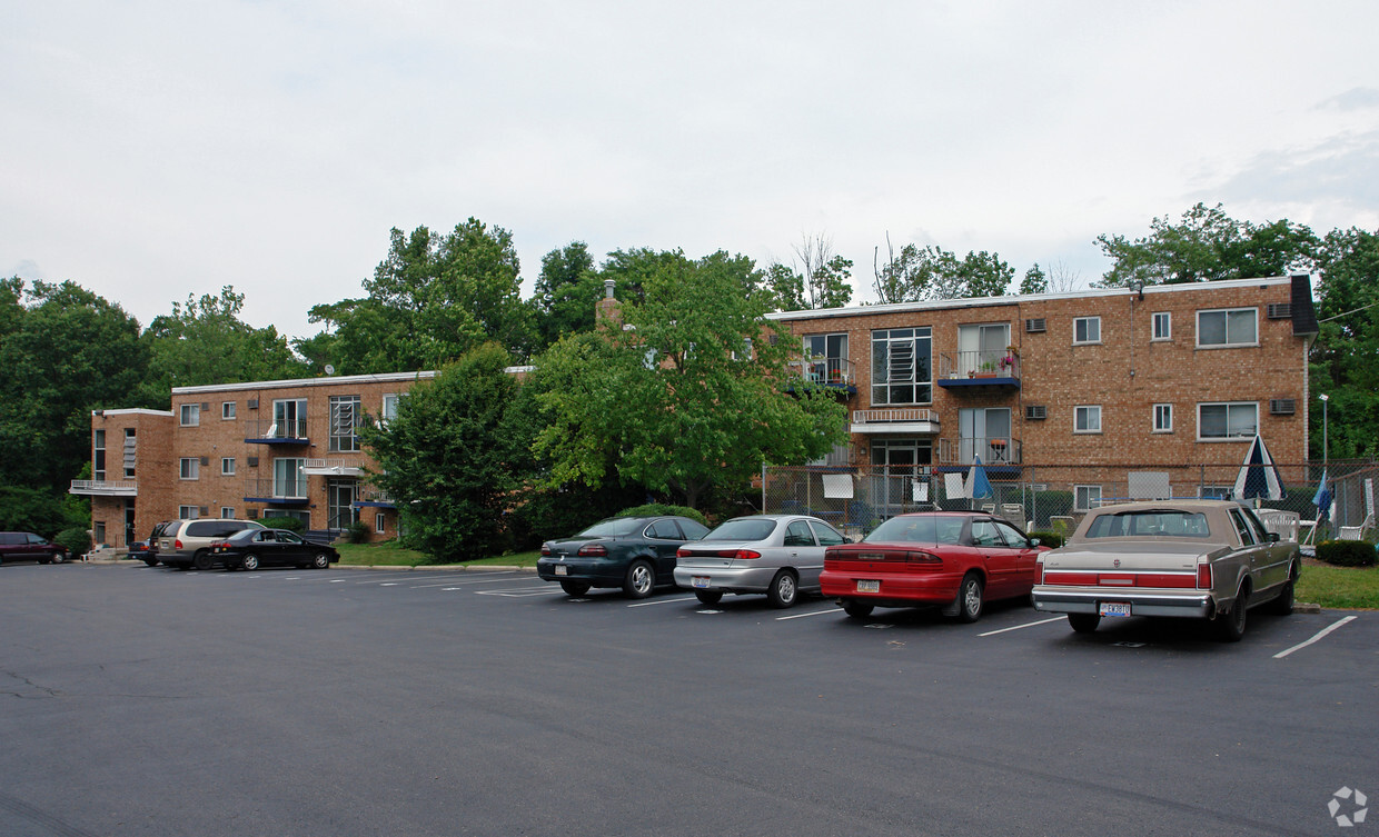 Primary Photo - Glen Forest Apartments