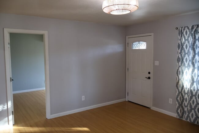 Building Photo - 770 Verano Ave